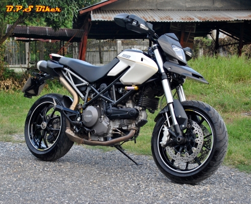hypermotard 796 ปี2010 ทะเบียนแท้ รถออกศูนย์