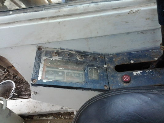 ต้องการขายรถเม็กโคโคมาสสุ120รุ่น3เครื่องดีอเอวแน่สภาพพร้อมใช้เจ้าของขายเองใช้งานอยู่มารองได้เครื่องดีสวยอยู่ทุกวัน