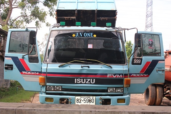 ขาย 6 ล้อ isuzu Rocky 165 ขาย 6 ล้อ isuzu Rocky 165