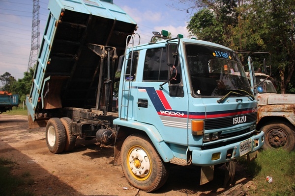 ขาย 6 ล้อ isuzu Rocky 165 ขาย 6 ล้อ isuzu Rocky 165