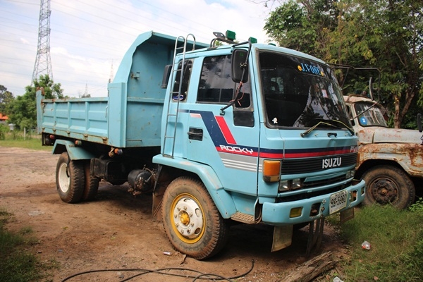 ขาย 6 ล้อ isuzu Rocky 165 ขาย 6 ล้อ isuzu Rocky 165