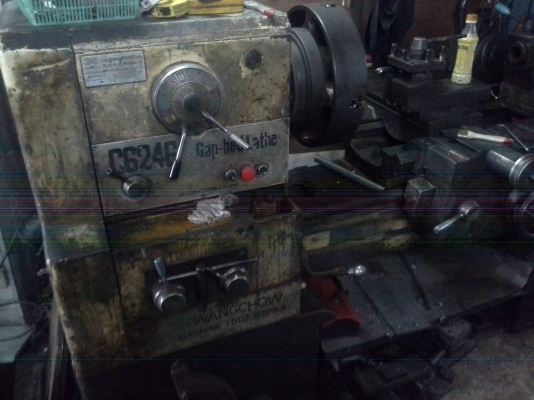 เครื่องกลึง 6 ฟุต รุ่นหนัก 3 เพลา เกียร์บล็อค รูเพลาผ่าน 83 mm.หัวจับ 16 นิ้ว คอแท่นลึก 17 นิ้ว พร้อมใช้งาน เครื่องกลึง 6 ฟุต รุ่นหนัก 3 เพลา เกียร์บล็อค รูเพลาผ่าน 83 mm.หัวจับ 16 นิ้ว คอแท่นลึก 17 นิ้ว พร้อมใช้งาน