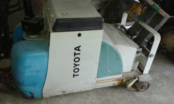 ขายรถยกไฟฟ้า 900 กก