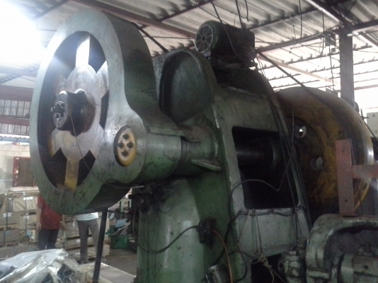 เครื่องปั๊ม 150 ตัน เดินเฟือง พร้อมใช้งาน ยังใช้ปั๊มงานอยู่ประจำ ราคานี้รวมค่ารถเครนยก ขนย้าย และ ติดตั้งให้ทั้งหมดแล้วครับ เครื่องปั๊ม 150 ตัน เดินเฟือง พร้อมใช้งาน ยังใช้ปั๊มงานอยู่ประจำ ราคานี้รวมค่ารถเครนยก ขนย้าย และ ติดตั้งให้ทั้งหมดแล้วครับ