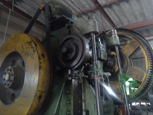 เครื่องปั๊ม 150 ตัน เดินเฟือง พร้อมใช้งาน ยังใช้ปั๊มงานอยู่ประจำ ราคานี้รวมค่ารถเครนยก ขนย้าย และ ติดตั้งให้ทั้งหมดแล้วครับ เครื่องปั๊ม 150 ตัน เดินเฟือง พร้อมใช้งาน ยังใช้ปั๊มงานอยู่ประจำ ราคานี้รวมค่ารถเครนยก ขนย้าย และ ติดตั้งให้ทั้งหมดแล้วครับ