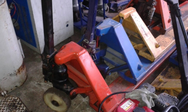 รับซ่อมรถยกทั้งในและนอกสถานที่