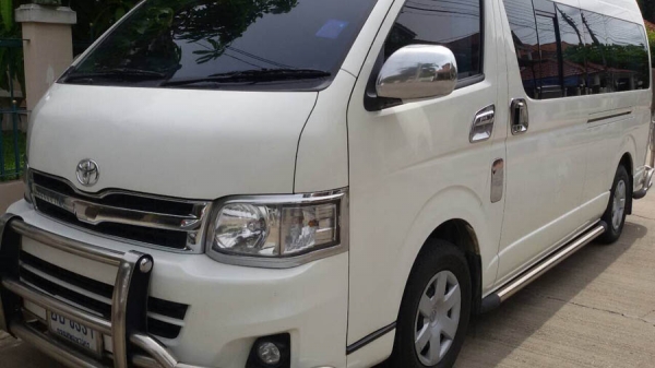 ขายดาวน์รถตู้ Toyota Hiace ปี 2011