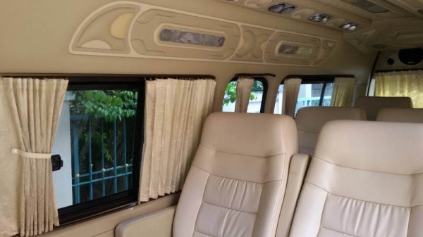 ขายดาวน์รถตู้ Toyota Hiace ปี 2011