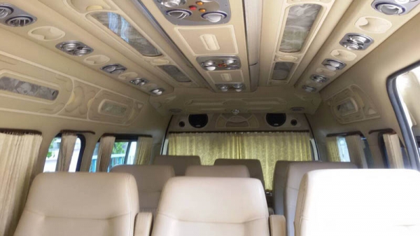 ขายดาวน์รถตู้ Toyota Hiace ปี 2011