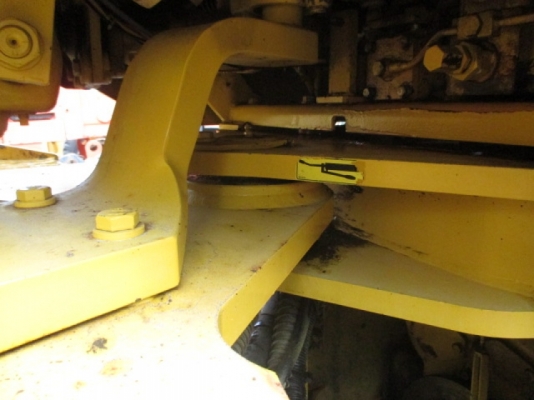 ขายรถตัก Komatsu WA300-1 นำเข้า ยังไม่เคยใช้งานในไทย สภาพสวยมาก พร้อมใช้ ราคาถูกมากๆ 081-9485494