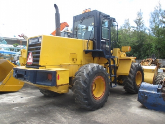 ขายรถตัก Komatsu WA300-1 นำเข้า ยังไม่เคยใช้งานในไทย สภาพสวยมาก พร้อมใช้ ราคาถูกมากๆ 081-9485494
