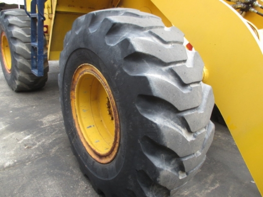 ขายรถตัก Komatsu WA300-1 นำเข้า ยังไม่เคยใช้งานในไทย สภาพสวยมาก พร้อมใช้ ราคาถูกมากๆ 081-9485494