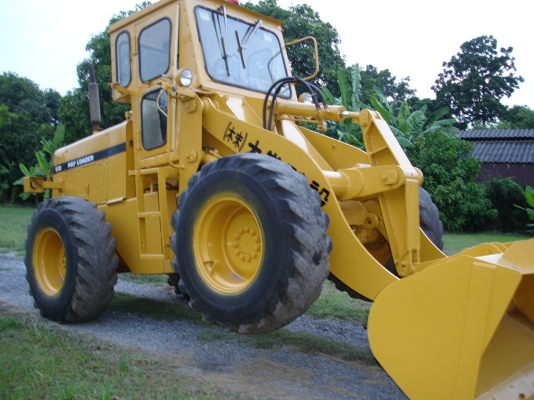 ขายรถตัก Komatsu 510 ; รถเก่าญี่ปุ่น 100\%;  สภาพสวยพร้อมใช้งานได้ทันที สนใจติดต่อ 081-9485494