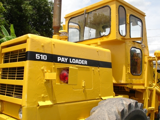 ขายรถตัก Komatsu 510 ; รถเก่าญี่ปุ่น 100\%;  สภาพสวยพร้อมใช้งานได้ทันที สนใจติดต่อ 081-9485494