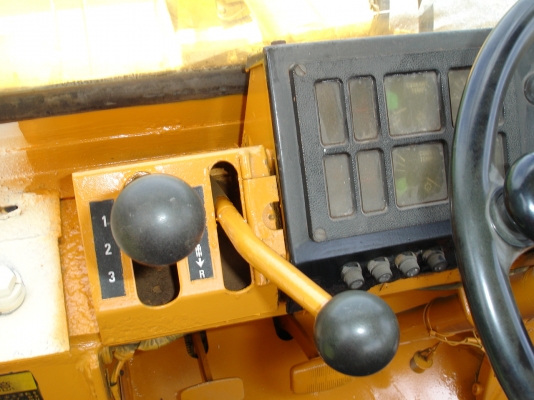 ขายรถตัก Komatsu 510 ; รถเก่าญี่ปุ่น 100\%;  สภาพสวยพร้อมใช้งานได้ทันที สนใจติดต่อ 081-9485494