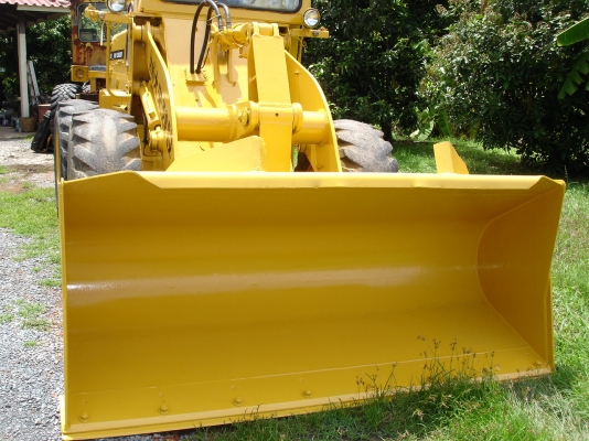 ขายรถตัก Komatsu 510 ; รถเก่าญี่ปุ่น 100\%;  สภาพสวยพร้อมใช้งานได้ทันที สนใจติดต่อ 081-9485494