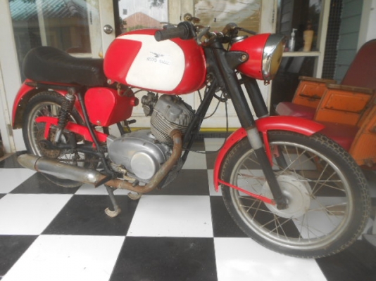 ขาย Moto Guzzi ตัวแข่งโบราณ ขาย Moto Guzzi ตัวแข่งโบราณ