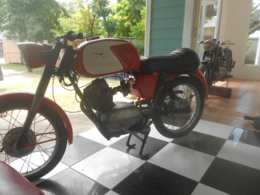 ขาย Moto Guzzi ตัวแข่งโบราณ ขาย Moto Guzzi ตัวแข่งโบราณ