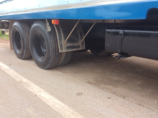 ISUZU 10ล้อRocky 175 แรง ยาว 7.2 ม. (ยาวพิเศษรถห้างแท้) กะบะพื้นปูสแตนเลส ตีนเป็ด ครัทซีดี เครื่องดี ยางดี ขาย 700,000 บาท