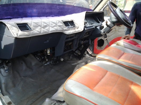 ขายรถตู้โตโยต้าตัดทำกระบะ ยาว3.20เมตร กว้าง1.70เมตร พร้อมใช้งานครับ เครื่องยนต์ดีเซล2L 2.4 ทำสีใหม่สวยกริ๊ป มาลองขับได้ครับ ขาย 85000 บาท ขายรถตู้โตโยต้าตัดทำกระบะ ยาว3.20เมตร กว้าง1.70เมตร พร้อมใช้งานครับ เครื่องยนต์ดีเซล2L 2.4 ทำสีใหม่สวยกริ๊ป มาลองขับได้ครับ ขาย 85000 บาท