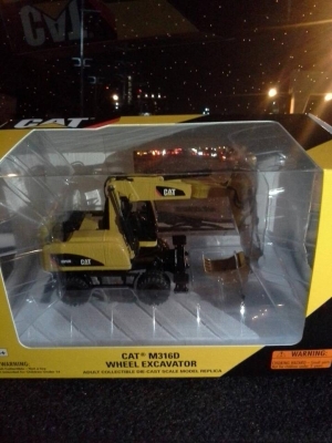 ขายโมเดลcat 316D สเกล1:50 ครับ รายละเอียดสวยครับ ขยับได้เหมือนจริงครับ ทำจากเหล็ก เหมาะแก่การเก็บสะสมหรือเป็นของขวัญครับ สนใจสอบถามได้เลยคับ 0819220366 เรายังมีรุ่นอื่นอีกครับ