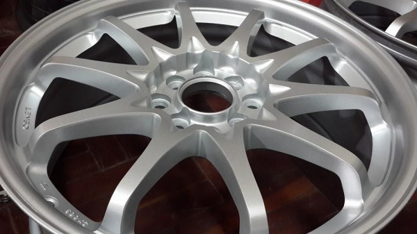 CE28 ขอบ 17 4รู100/114 สภาพดีสีสวย