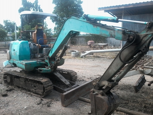 ขายโคมัตสุ pc 20-7 สภาพดี เครื่องปั๊มดีราคาถูก 235000ราคาต่อลอง