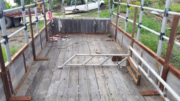 ต้องการขายกระบะมีคอก NKR