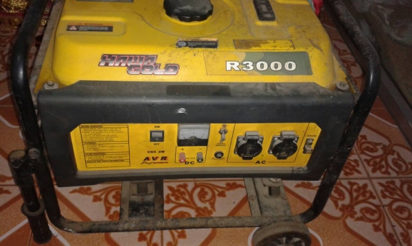 ขายเครื่องปั่นไฟฟ้า 2 รุ่น 2 เครื่อง 12000