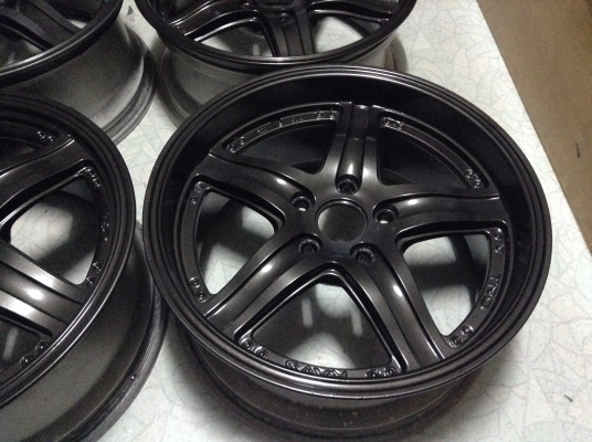 แม็ก Tro 17 นิ้ว หน้าตื้นหลังลึก 5 รู 114 แม็ก Tro 17 นิ้ว หน้าตื้นหลังลึก 5 รู 114