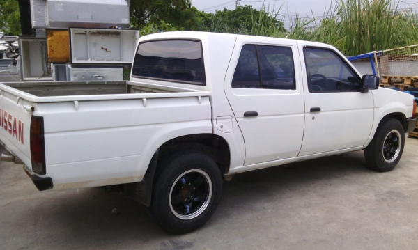 ขายนิสสัน4ประตู เครื่อง3s เกียร์ออโต้ แอร์เย็น พวงมาลัยเพาเวอ ขายนิสสัน4ประตู เครื่อง3s เกียร์ออโต้ แอร์เย็น พวงมาลัยเพาเวอ