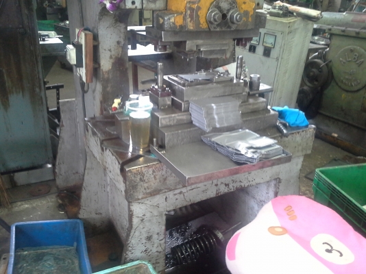 เครื่องปั๊ม 80 ตัน เก็กม๊อ รุ่นร้อยเพลา พร้อมใช้งาน ยังใช้งานอยู่ประจำ