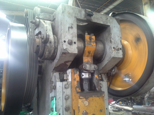 เครื่องปั๊ม 80 ตัน เก็กม๊อ รุ่นร้อยเพลา พร้อมใช้งาน ยังใช้งานอยู่ประจำ