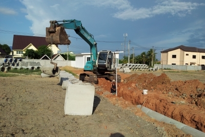 ให้เช่ารถแบคโฮ ขนาด120 รับขุดดิน ดินลูกรัง ปรับพื้นที่ ถมที่ รื้อป่า รื้อท่อ ฝังท่อ กดเข็ม เช่ารายชั่วโมง เช่ารายวัน รายเดือน รับงานพื้นที่ภาคกลางครับ ติดต่อ..คุณจรัญเจริญ (โจ) โทร.. 081-7539527