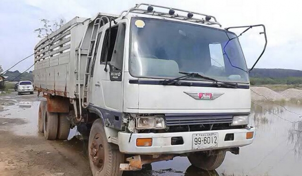 ขายรถ10ล้อดั้มสิงไฮเทค HINO3H ขายตามสภาพ 690,000.-