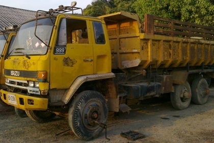 ขาย ISUZU 240 คันละ 700,000 บาท
