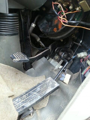 12ล้อ2เพลา160แรงติดเครน5ตันคัสซีCB80P-00339 เครื่อง 6D14-644359..รถสวยพร้อมใช้ เล่มทะเบียนพร้อมโอน(รายการดูหน้าเล่ม)