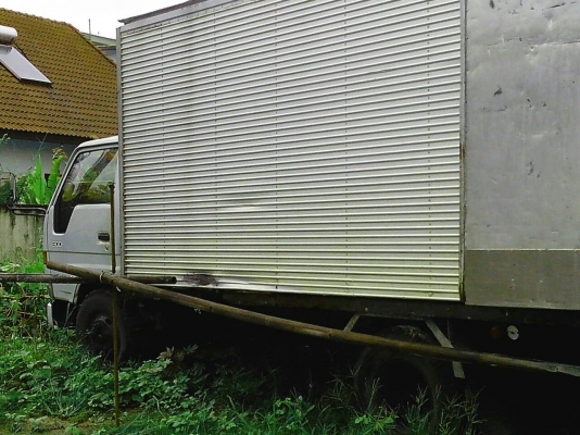 ขายรถบรรทุกตู้เปียก TOYOTA 300 135 แรงม้า ปี 2545 ราคา 280000