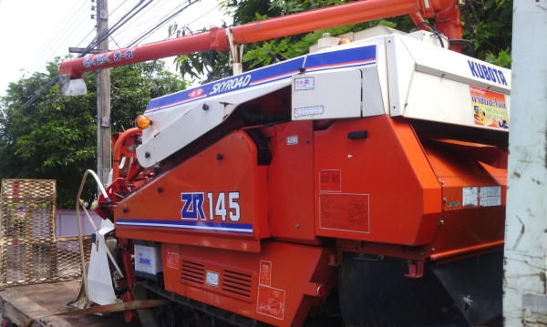 ขาย เกี่ยวkubota อุ้ม 14.5 แรง ขาย เกี่ยวkubota อุ้ม 14.5 แรง