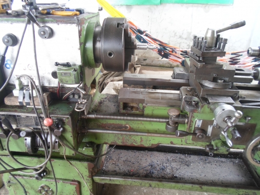 แท่นกลึง 5 ฟุต กลึงเกลียวได้ เดินฟิต ปาดหน้าเรียบ ออโต้  พร้อมใช้งาน ไฟบ้าน 56,000