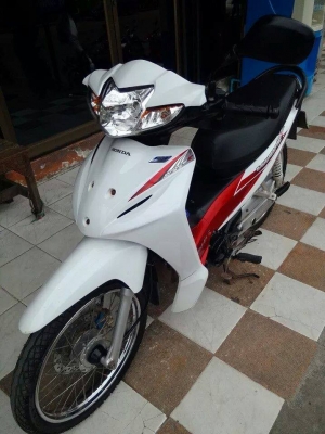 Honda Wave 110 i สีขาว แดง รถสวยปลายปี 2555 ขับดีจริง พร้อมใช้ ขายถูกๆ Honda Wave 110 i สีขาว แดง รถสวยปลายปี 2555 ขับดีจริง พร้อมใช้ ขายถูกๆ