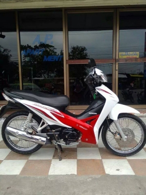 Honda Wave 110 i สีขาว แดง รถสวยปลายปี 2555 ขับดีจริง พร้อมใช้ ขายถูกๆ Honda Wave 110 i สีขาว แดง รถสวยปลายปี 2555 ขับดีจริง พร้อมใช้ ขายถูกๆ