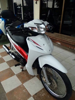 ขายถูกๆ Honda Wave 110 i ปี 2556 สีขาว แดง สวยวิ๊งมากๆ คุ้มค่าประหยัดน้ำมัน ขายถูกๆ Honda Wave 110 i ปี 2556 สีขาว แดง สวยวิ๊งมากๆ คุ้มค่าประหยัดน้ำมัน