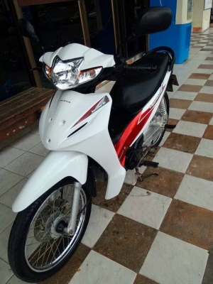 ขายถูกๆ Honda Wave 110 i ปี 2556 สีขาว แดง สวยวิ๊งมากๆ คุ้มค่าประหยัดน้ำมัน