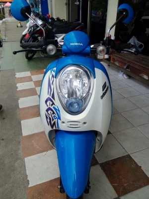 Honda Scoopy i สีขาว น้ำเงิน ลาย Active Boy รถอย่างสวย พร้อมใช้ Honda Scoopy i สีขาว น้ำเงิน ลาย Active Boy รถอย่างสวย พร้อมใช้