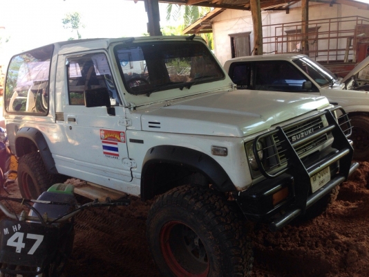 SUZUKI 4x4 แคริเบียนตู้ปลา 1.3 กินแก้ส สภาพพร้อมใช้  ภาษีเต็ม ยางใหญ่เทิร์นเพลาแล้วคร้า