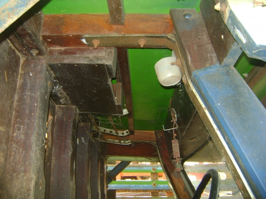 2 เพลา  6BD  165 แรง / มีทะเบียน แต่ไม่ได้ แจ้งจอด / ราคา 270.000  บาท ( 3 ).เหลือง