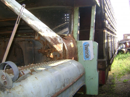 2 เพลา  6BD  165 แรง / มีทะเบียน แต่ไม่ได้ แจ้งจอด / ราคา 270.000  บาท ( 3 ).เหลือง