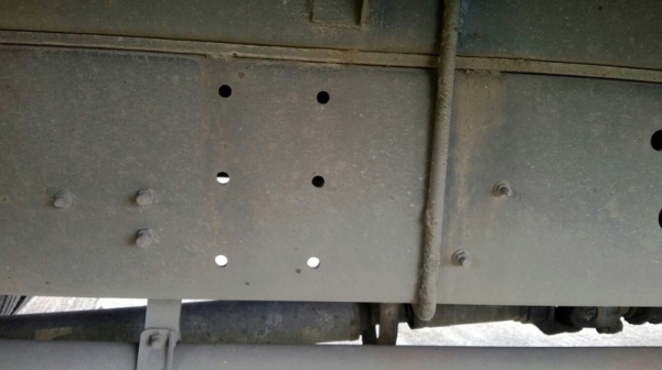 รถอีซูซุ 6 ล้อ รั้ว ( ไม่ดั้ม )  FTR  200 แรงม้า.  ปี 46 สนใจติดต่อ 081 - 6079515