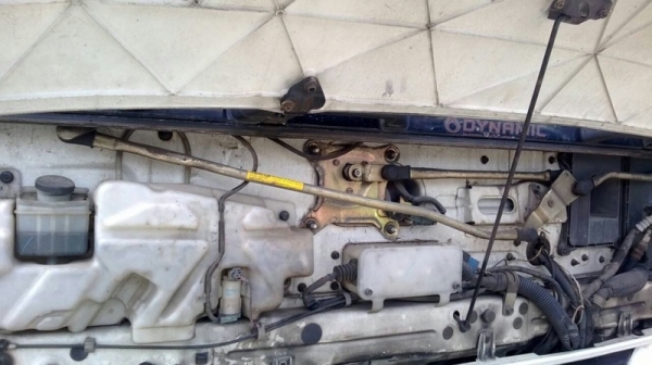 รถอีซูซุ 6 ล้อ รั้ว ( ไม่ดั้ม )  FTR  200 แรงม้า.  ปี 46 สนใจติดต่อ 081 - 6079515